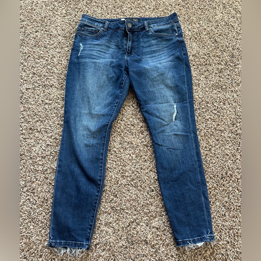 Kut from the Kloth Women's Blue Distressed Jeans. Size 10P